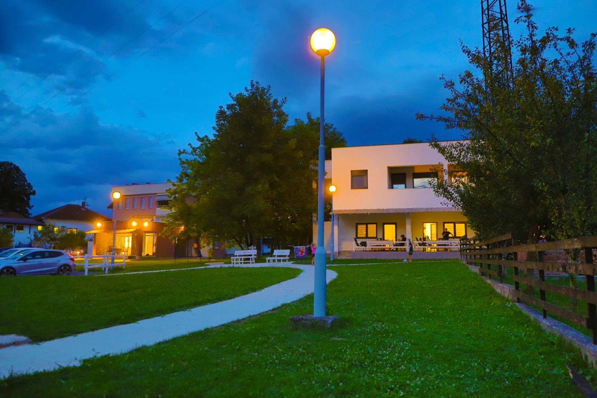 Holiday Homes Pozitiva Bihać Buitenkant foto