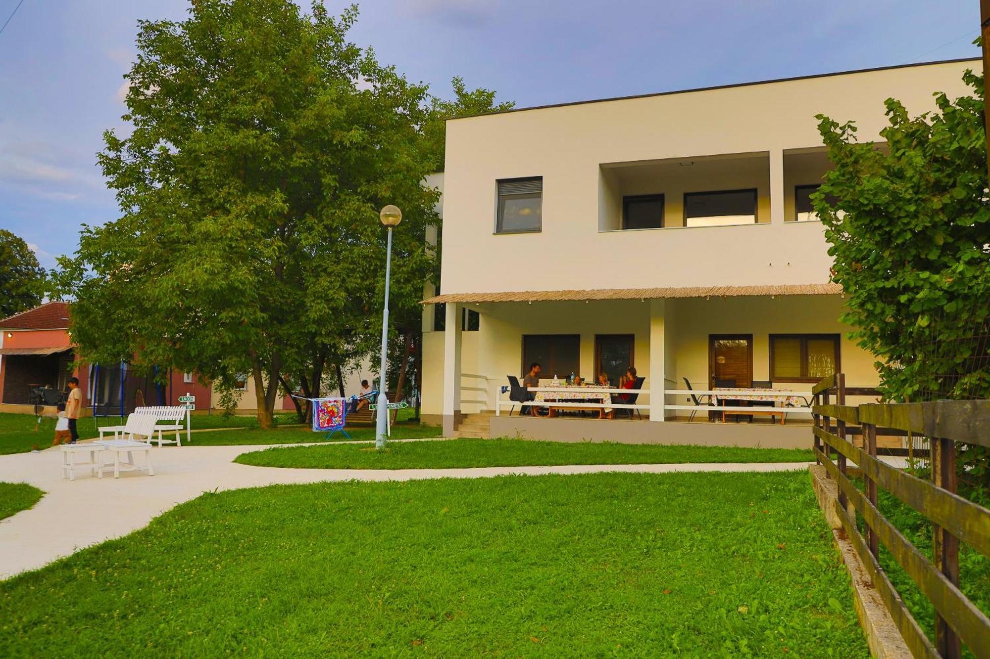 Holiday Homes Pozitiva Bihać Buitenkant foto
