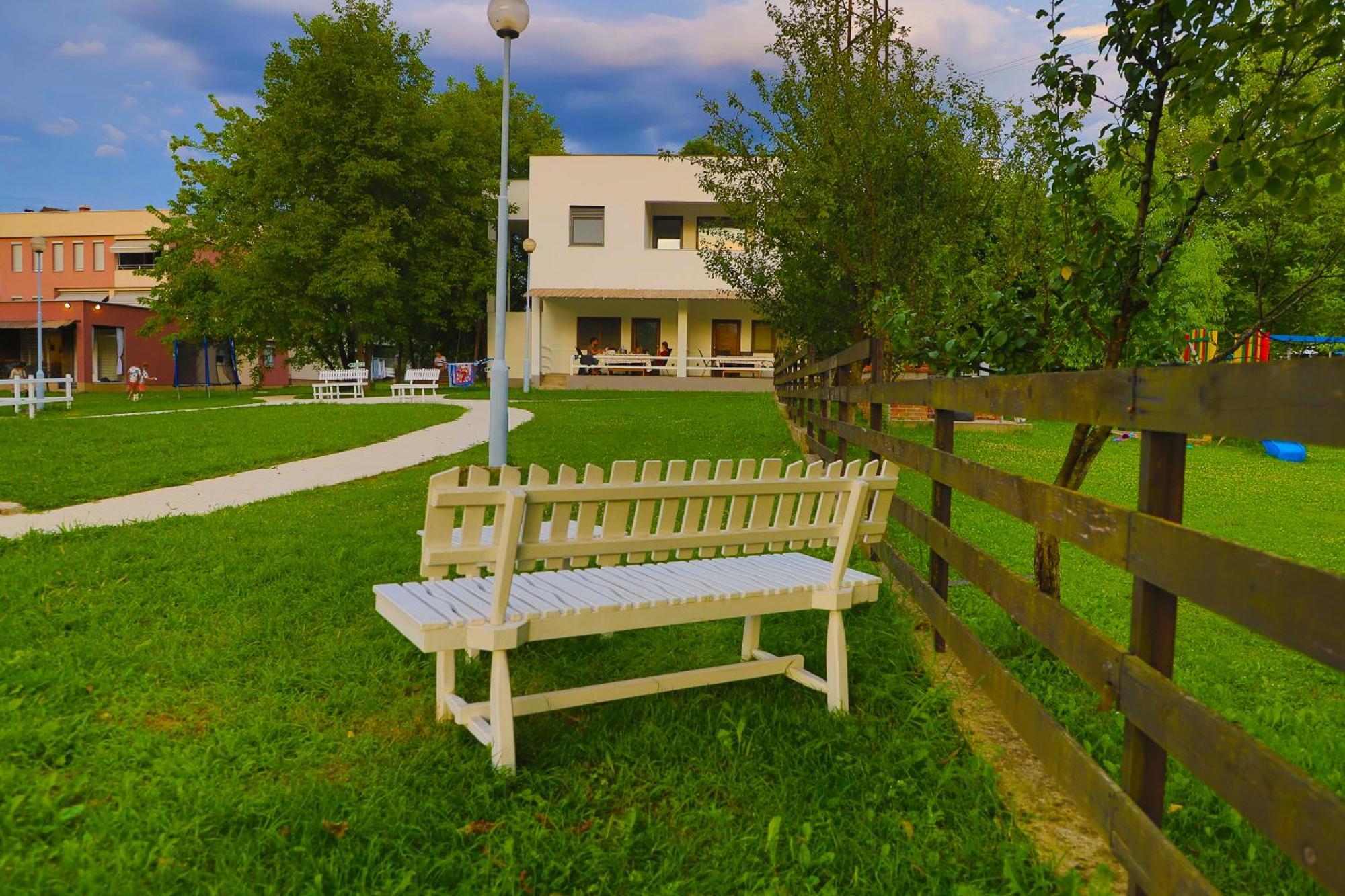 Holiday Homes Pozitiva Bihać Buitenkant foto